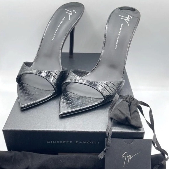 Giuseppe Zanotti Shoes - Giuseppe Zanotti Intriigo Claire Leather sandal